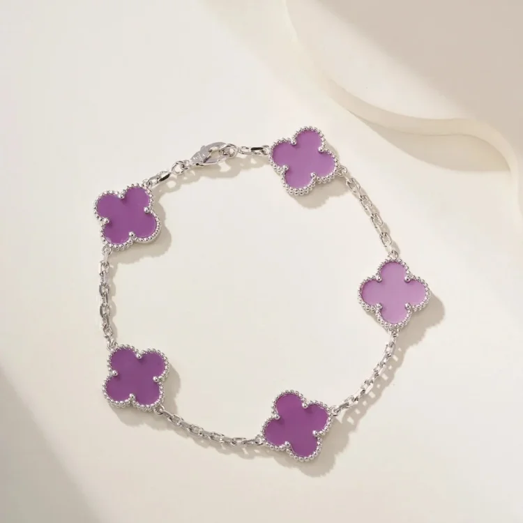 Van Cleef & Arpels accessory