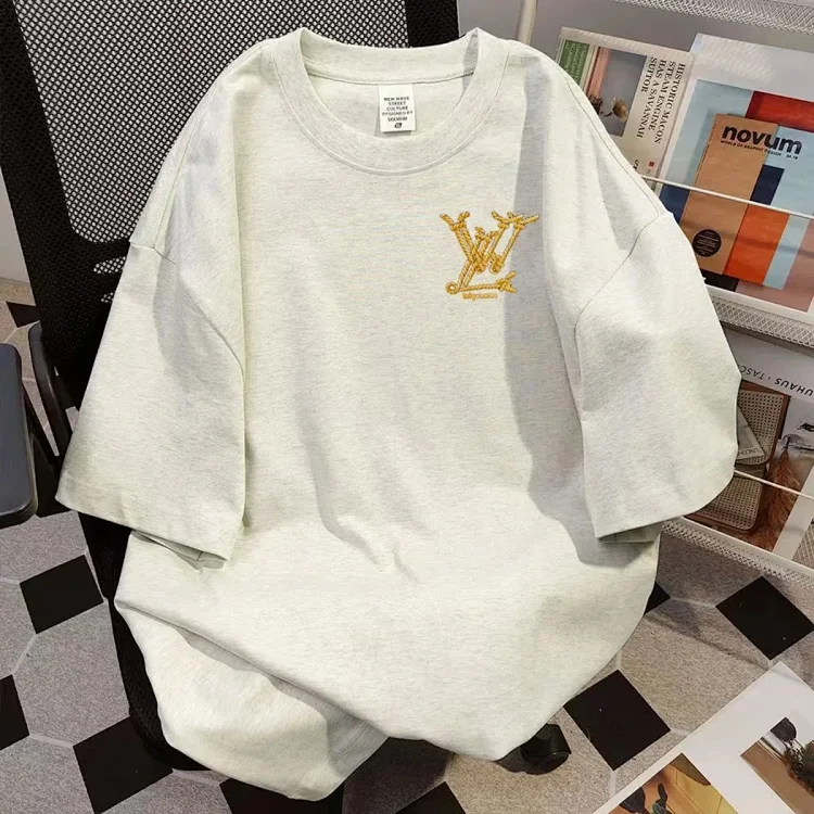 Louis Vuitton T-Shirts (2 CP)